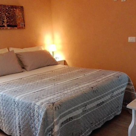 Il Cortile Friendly House Otel Borgomanero Dış mekan fotoğraf