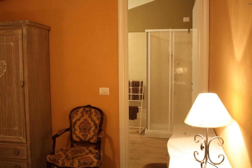 Il Cortile Friendly House Otel Borgomanero Dış mekan fotoğraf
