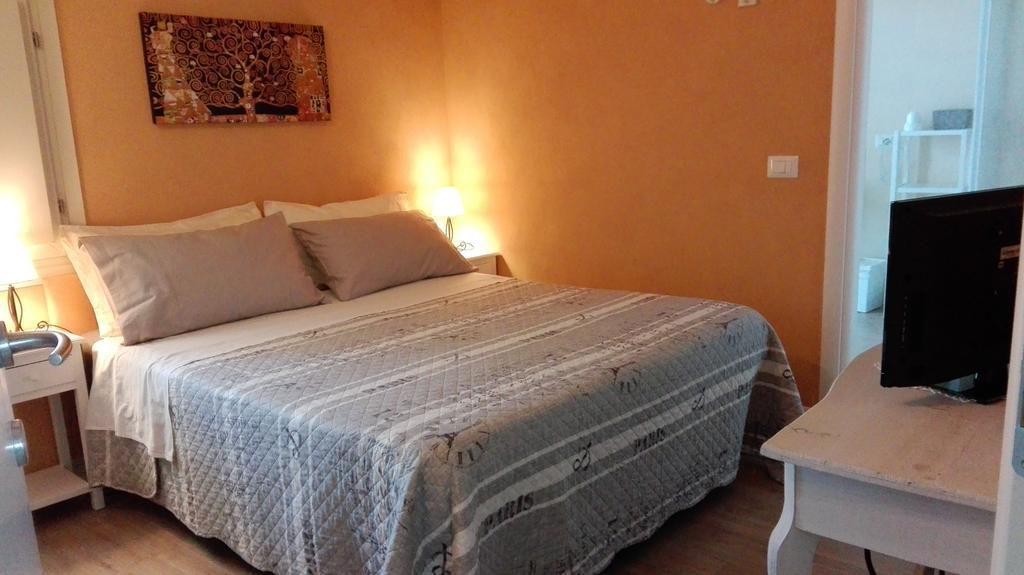 Il Cortile Friendly House Otel Borgomanero Dış mekan fotoğraf